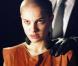 Dans  V pour vendetta , Natalie Portman a tout fait tomber pour être crédible dans ce film d"anticipation de 2006. 