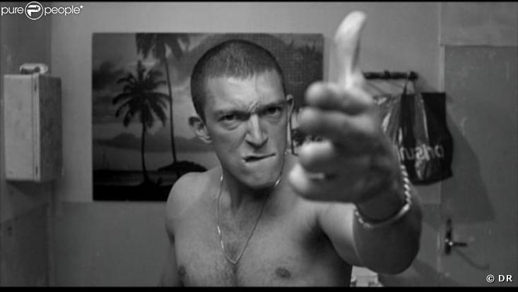 Crâne rasé pour Vincent Cassel dans La Haine (1995)...