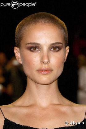 Une chose est sûre, quelque soit sa coupe, l'actrice reste sublime, de quoi rendre jalouse !