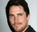 Christian Bale n"est-il pas sexy avec sa mine de super-héros ? Pourtant, il n"a pas été toujours au top de sa forme et il remporte la palme du...yo-yo !