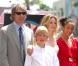 Michelle Pfeiffer, son mari David E. Kelly et leurs enfants, Claudia Rose, adoptée en 1993 et John Henry, né en 1994. 