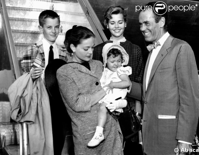 Henry Fonda, sa femme et leurs enfants Jane, Peter et Amy 
