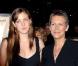Jamie Lee Curtis est mère de deux enfants adoptés, Annie (née en 1986) et Thomas (né en 1996). Ici avec sa fille en 2003. 