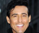 Carlos Marin (Bariton espagnol) du groupe Il Divo à New-York le 22 janvier pour sonner la cloche du Nasdaq