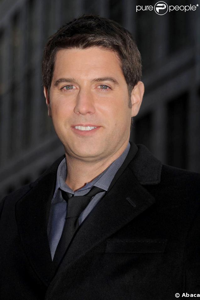 Sébastien Izambard (chanteur pop français) du groupe Il Divo à New-York le 22 janvier pour sonner la cloche du Nasdaq
