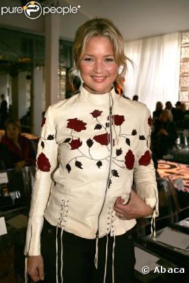 On pardonne tout à Virginie Efira, mais cette veste, non ! 27/01/05