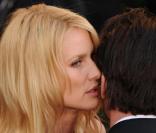 Nicolette Sheridan et un inconnu<br />