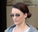Kristin Davis opte pour des UGG multicolores pour aller faire du shopping à Los Angeles 
