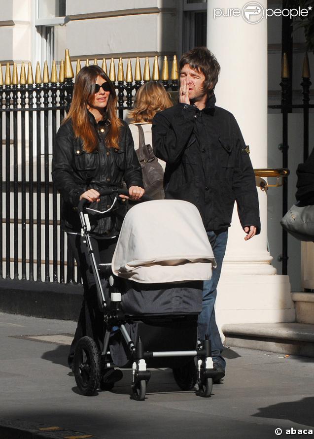 Noel Gallagher, sa femme et Donovan