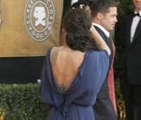 Angelina Jolie porte sa robe Max Azria devant-derrière et crée ainsi un nouveau style qui en a... du style !