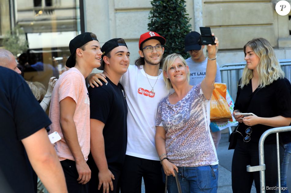 Exclusif - René-Charles Angelil quittent l'hôtel Royal Monceau à Paris, le 7 juillet 2017.