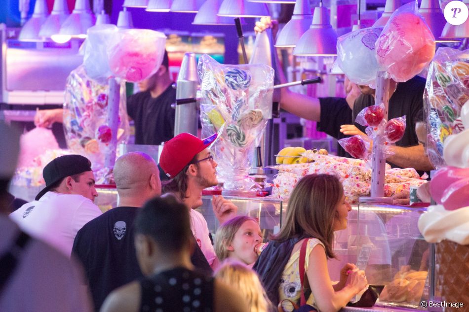 Exclusif - Le fils de Céline Dion et René Angelil, René-Charles Angelil, à la fête foraine du Jardin des Tuileries à Paris, le 7 juillet 2017.