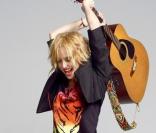 Dakota Johnson fabuleusement rock pour Mango