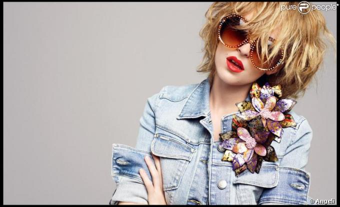 Dakota Johnson fabuleusement rock pour Mango