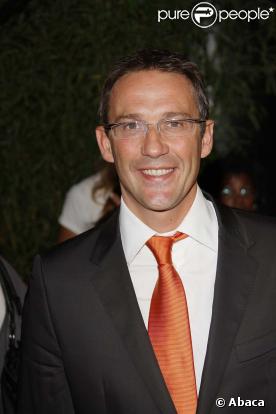 L'émission Service Maximum de Julien Courbet s'est arrêtée le 6 février 2009.