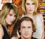 Anouk et Jenny entourent Karl le bachelor de la saison 3 