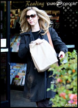 Lisa Kudrow fait des courses à L.A. 10/02/09 