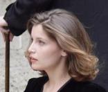 Laetitia Casta lors des obsèques d'Yves Saint Laurent en juin 2008 