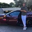 Cristiano Ronaldo dévoile sa nouvelle voiture, une  Ferrari F12 TDF, d'une valeur de 400 000 euros et produite à seulement 799 exemplaires. Instagram, le 6 septembre 2017. 