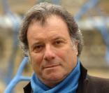Daniel Russo ! Le roi de la comédie (Neuf mois) offre sa voix sympathique ou teigneuse au comédien américain entre autres. 