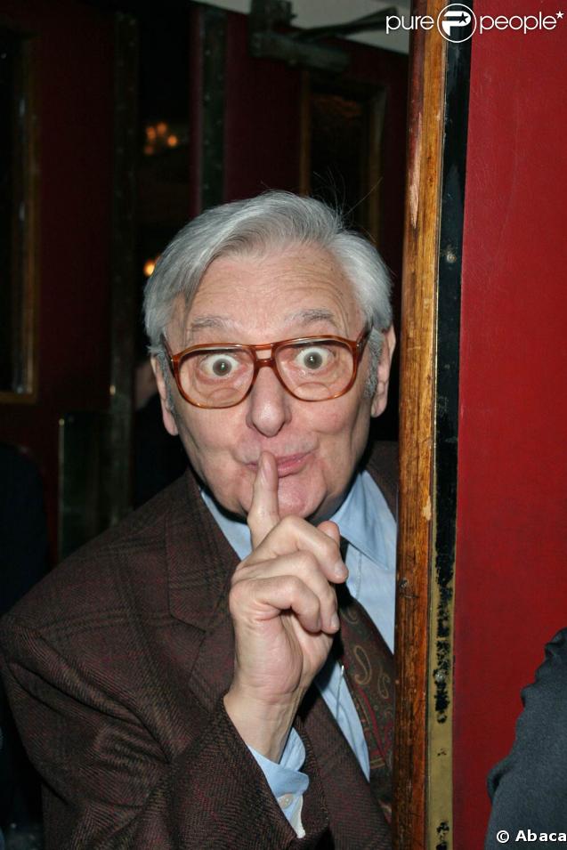 Astérix, Benny Hill... tous ces personnages sont doublés en français par Roger Carel ! 