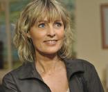 Ces deux comédiennes sont doublées par Virginie Ledieu, désormais comédienne du Mistral, c'est-à-dire dans Plus belle la vie. 