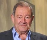 Benoît Allemane, ici debout à côté de Ludovic Baude, son partenaire dans Plus Belle La Vie ! 