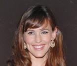 La splendide Jennifer Garner est doublée dans Alias et ses films par... 