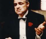 Don Corleone, le Parrain de Francis Ford Coppola et interprété par Marlon Brando, a la voix d'un grand acteur français... 