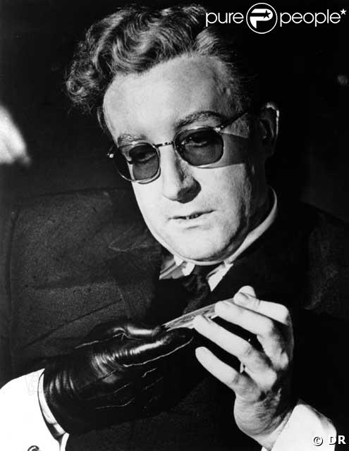 Peter Sellers dans Docteur Folamour de Stanley Kubrick... 