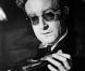 Peter Sellers dans Docteur Folamour de Stanley Kubrick... 