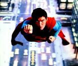 Christopher Reeve dans les premiers films de Superman avait la voix de... 