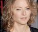Parfaitement bilingue anglais-français, la comédienne américaine Jodie Foster assure le doublage dans notre langue de tous ses films (sauf Le Silence des Agneaux) 