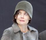 Katie Holmes, sur le tournage de son nouveau film, joue une séquence émotion... Ici, elle est avec Paul Dano. 25/02/09