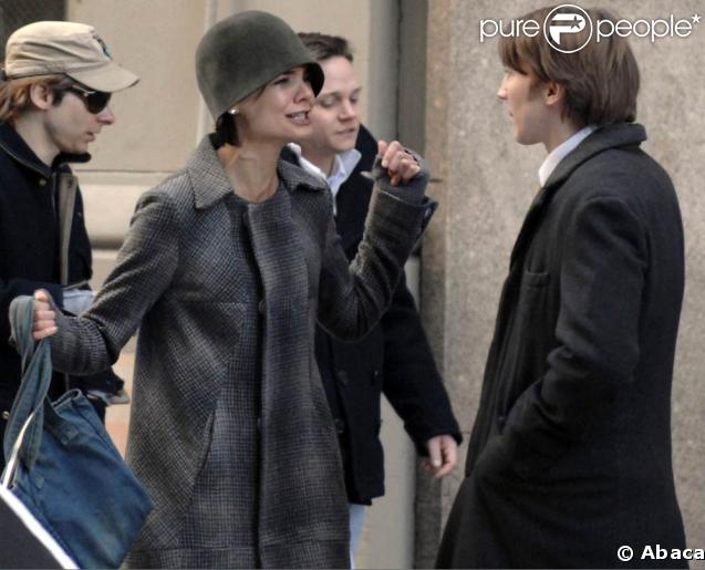 Katie Holmes sur le tournage de son nouveau film, avec Paul Dano. 25/02/09