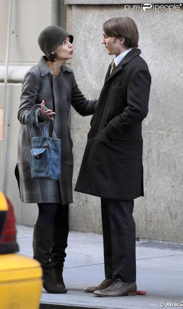 Katie Holmes sur le tournage de son nouveau film, avec Paul Dano. 25/02/09