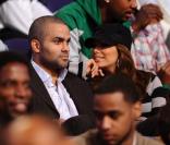 Eva Longoria et Tony Parker assistent à un concours de dunks