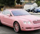 Paris Hilton et sa Bentley Continental GT Rose à Los Angeles le 22/12/2008