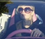Paris Hilton et sa Bentley Continental GT Rose à Los Angeles le 22/12/2008