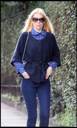 Claudia Schiffer le 05 mars 2009 se baladant dans les rues de Londres