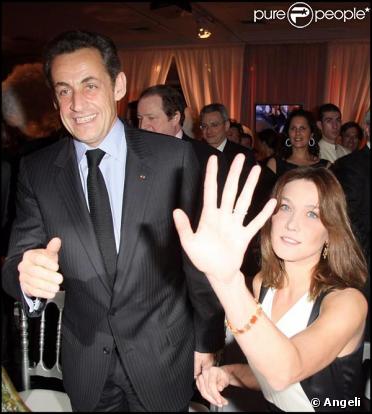 Carla et Nicolas Sarkozy avant leur départ pour le Mexique à la soirée  de l'association Hadassah France jeudi 5 mars 2009