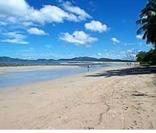 Tamarindo sur La Costalegre est un petit paradis sur la côte Pacifique, entre Puerto Vallarta au nord et Manzanillo à 45min au sud. Forêts vierges, collines et montagnes, plantations de mangues, de papayes, de bananes et de noix de coco, plages caché
