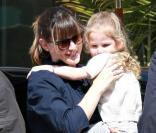 Jennifer Garner sort d'un déjeuner avec sa fille Violet 