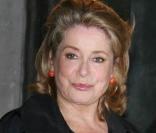 Catherine Deneuve, le 9 mars 2009, au Palais de Tokyo, à l'occasion du défilé Yves Saint Laurent.
