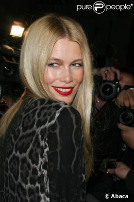 Claudia Schiffer, le 9 mars 2009, au Palais de Tokyo, à l'occasion du défilé Yves Saint Laurent.