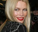 Claudia Schiffer, le 9 mars 2009, au Palais de Tokyo, à l'occasion du défilé Yves Saint Laurent.