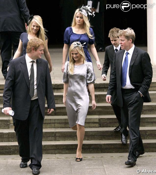  George McCorquodale et Charles Spencer avec ses enfants, les jumelles Eliza et Amelia et Louis, au fond se trouve Kitty. Photo prise lors de la commémoration à Londres de la mort de Lady Diana le 31 août 2007. &l