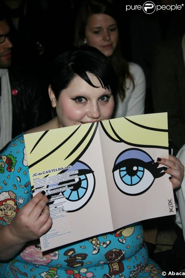 Beth Ditto tout en couleur chez Castelbajac 