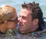 Paris Hilton et son chéri, Doug Reinhardt, à Hawaï