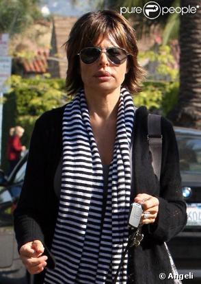 Lisa Rinna en balade à Hollywood le 13 mars 2009